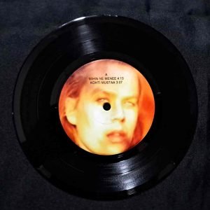 Mara Balls: Maailma palaa (EP)